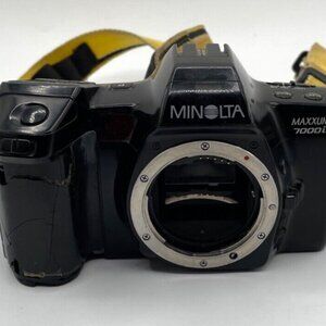Minolta Maxxum SLR 35mm Camera 7000i ~With Nice Custom Strap